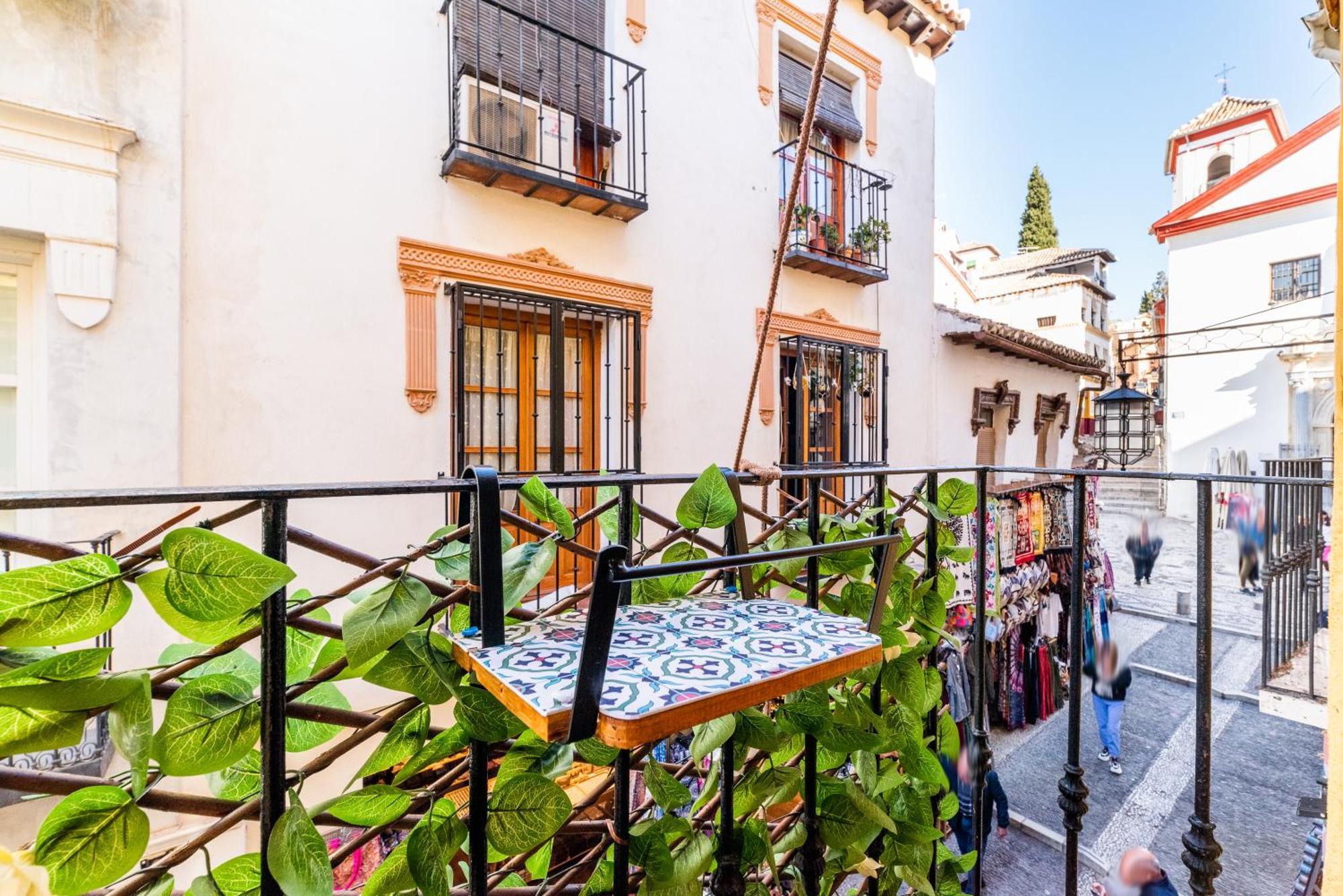 Apartamento Las Mil Y Una Noches Granada Luaran gambar