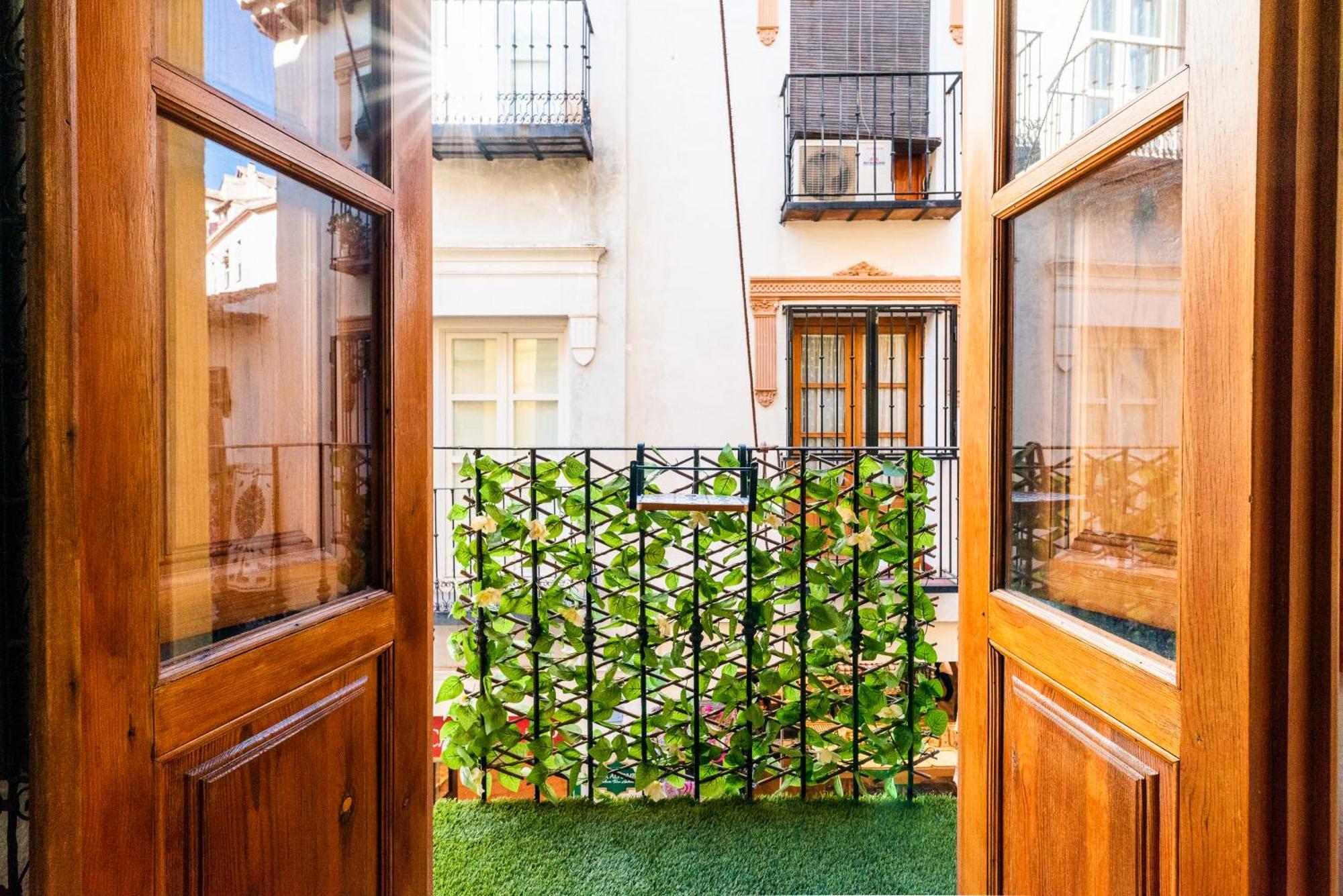 Apartamento Las Mil Y Una Noches Granada Luaran gambar